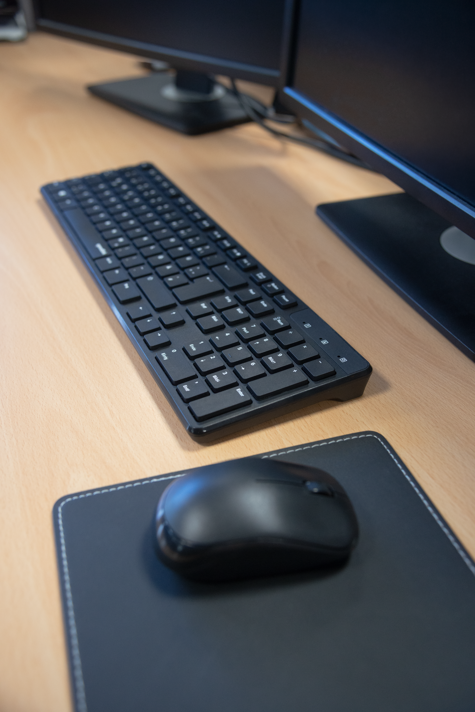 SIGNIUM Deskset - kabellos, schwarz - DE-Layout